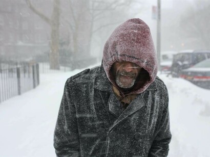 La dura situación de los mendigos se vuelve crítica en invierno