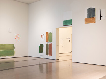 Silvia Bächli, Partitura, vista de exhibición. Cortesía del Centro Botín