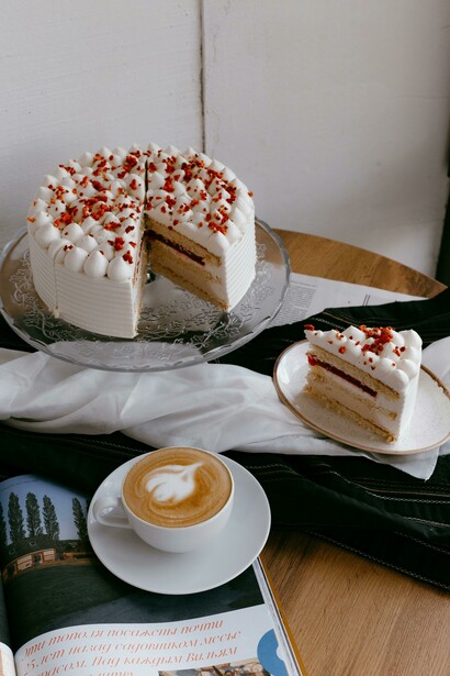 Criado por Giobatta Cabona, o Pan di Spagna conquista a corte espanhola no século XVI com sua textura leve e saborosa

