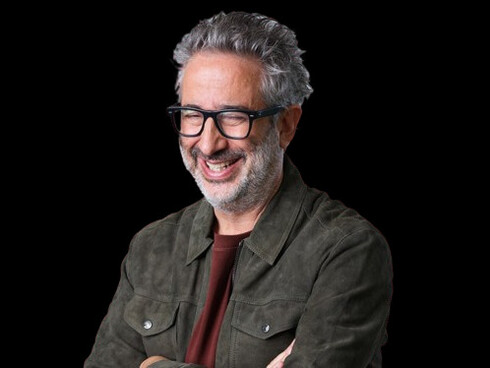 David Baddiel vem usando a sua voz para questionar a falta de contratações de atores judeus nas grandes produções de Hollywood