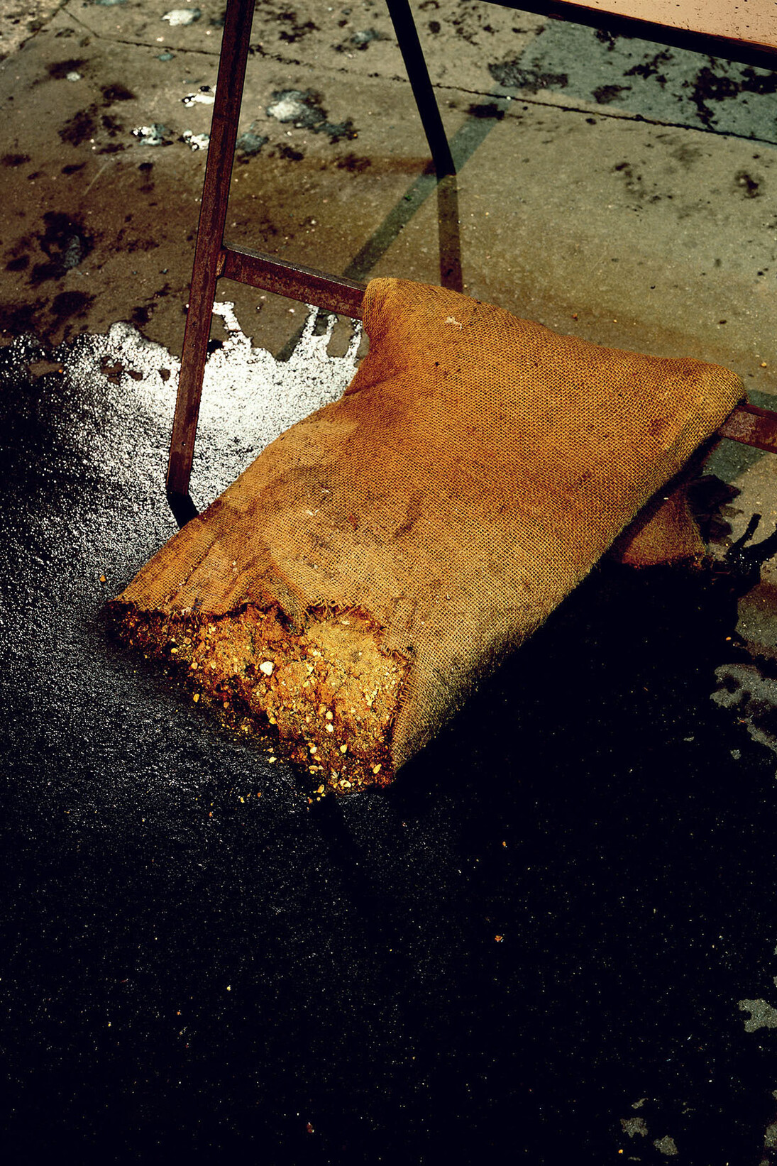 On display: London (Golden Sack), 2014, by Rut Blees Luxemburg © Rut Blees Luxemburg
