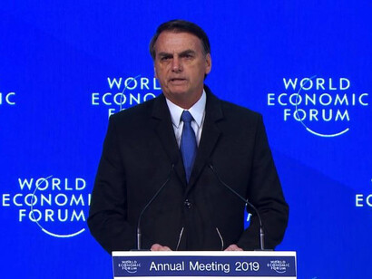 Jair Bolsonaro, inspirado en el thatcherismo y el trumpismo, encarnó en Brasil un proyecto de ultraderecha que combinó el elogio al libre mercado con un autoritarismo represivo, atacando derechos sociales y demonizando a minorías en nombre de una libertad distorsionada