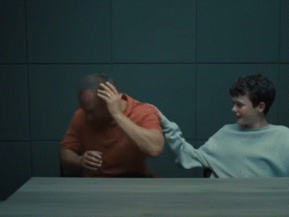 Eddie e Jamie Miller sono padre e figlio in "Adolescence", miniserie Netflix