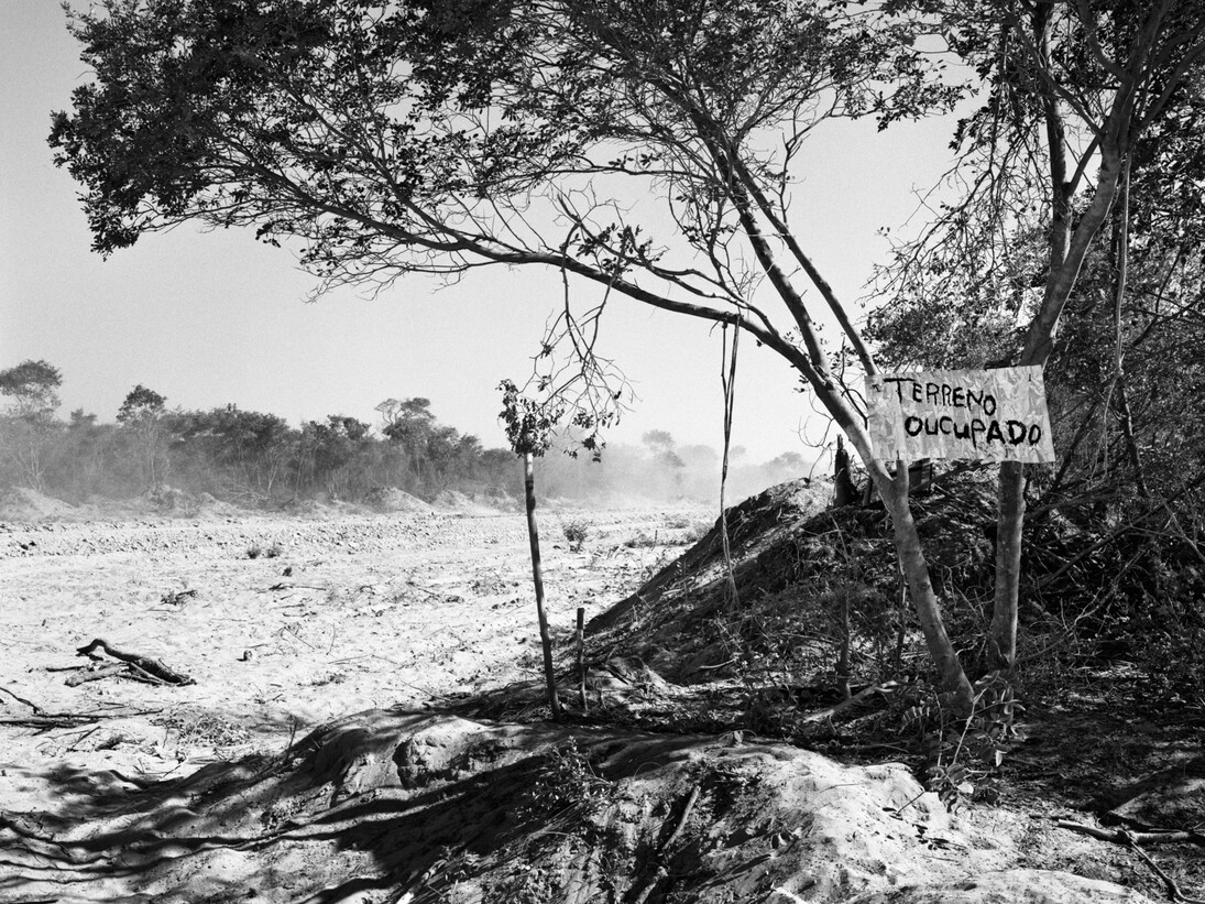Jo Ractliffe, On the road to Cuito Cuanavale IV, 2009
