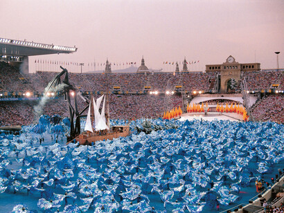 Espectáculo en la ceremonia de inauguración de los JJOO Barcelona 1992 a cargo de La Fura dels Baus
