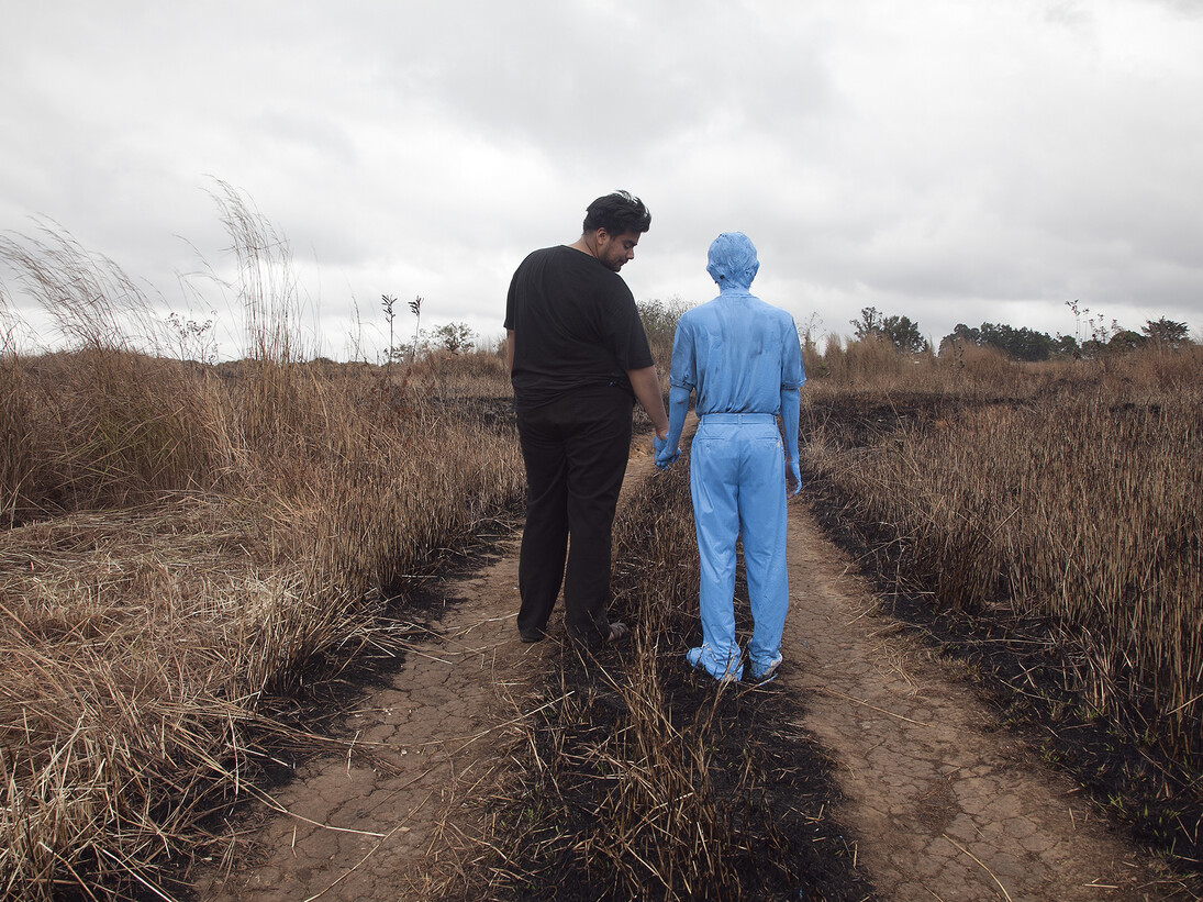 Naufus Ramírez-Figueroa, Fantasma Amigable / Friendly Ghost, 2012. Photograph