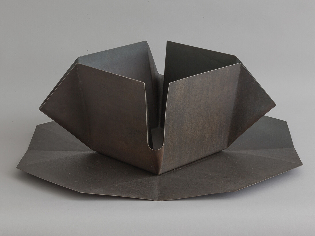 Carel Visser, Double form / Dubbele vorm, c. 1970/1972, Iron sculpture (two parts), 20 x 57 x 57 cm, 7 7/8 x 22 1/2 x 22 1/2 inches