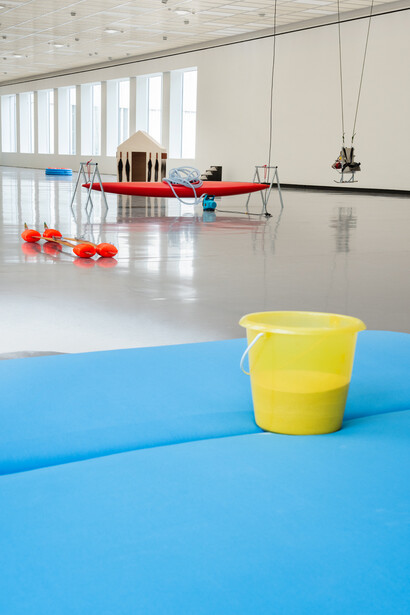 Roman Signer, Landscape, exhibition view. Courtesy of Kunsthaus Zürich 