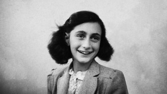 Ana Frank (1929-1945)​​ fue una niña alemana con ascendencia judía mundialmente conocida gracias su Diario