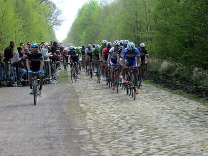 Imágenes de la carrera ciclista París-Roubaix