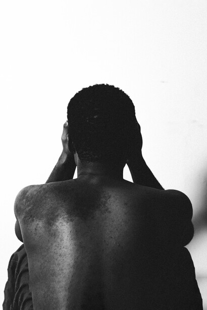 El pensamiento del “hombre alfa” fomenta una visión rígida y sectaria de la masculinidad, que desprecia la empatía y la diversidad de experiencias