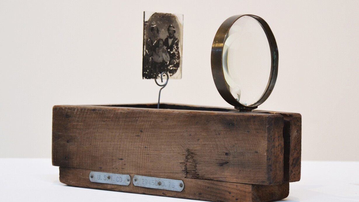 George-Ann Gowan, Opti Parralleloscope, 2013, Mixed media, 8.5 x 12 x 7.25 inches