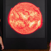 Zu den sternen! Weltraum und weltflucht seit der moderne, ausstellungsansicht. Mit freundlicher genehmigung des Arp Museums