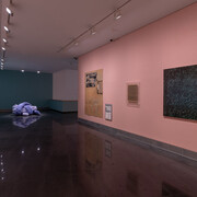 Querido espectador, ¿qué miras? Vista de exhibición. Cortesía del Museo Universidad de Navarra