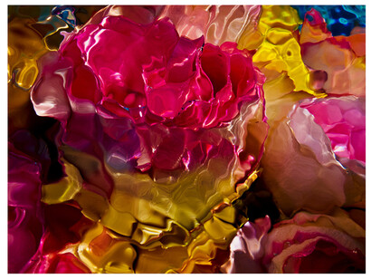 Gilles Bensimon, Flowers in Water #7644 (/3), 2012, limited edition photograph, 100x129.70 cm. Courtesy the artist and Space Gallery St Barth