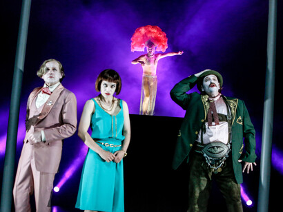 Erfolg. Mit freundlicher genehmigung des Residenztheater