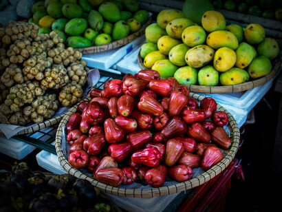 Tourist enjoying food in Hoi An, Việt Nam