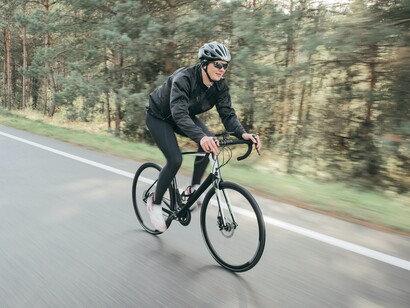 Anacleto vestiu seu equipamento de proteção para andar de bicicleta