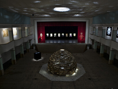 The Other Side of the Mirror exposition (2011) visione della mostra a Galleria Continua / San Gimignano. Courtesy: the artist and GALLERIA CONTINUA, San Gimignano / Beijing / Les Moulins. Photo by: Ela Bialkowska
