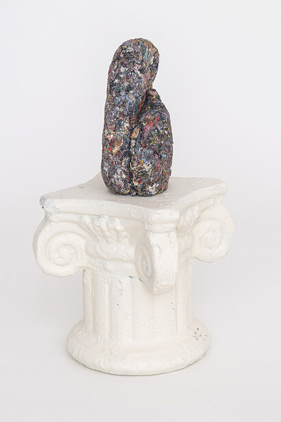 Splittin At The Seams. Courtesy of Valentin