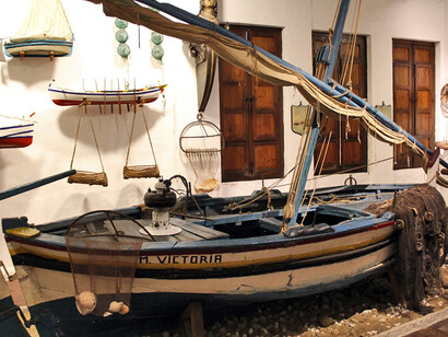 El arte de la pesca, Exhibition view. Courtesy of Museo Unicaja de Artes y Costumbres Populares