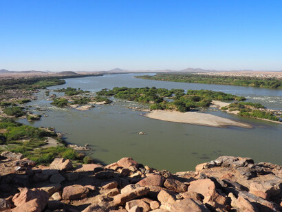 Lago di Nasser, geroglifici nel tempio di Ramses II. Leggiamo che il sito archeologico è stato voluto da Ramses II nel XIII secolo a.C. per intimidire i Nubiani