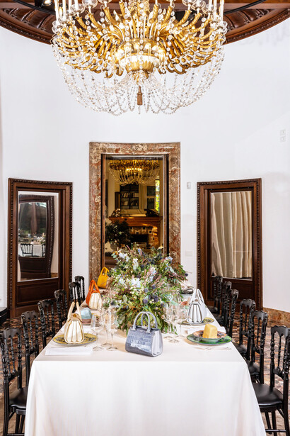 Serapian - SS19 Presentation - Table setup