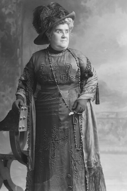 Matilde Serao fotografata da Mario Nunes Vais, 1927 circa