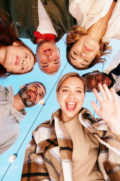 Maybe close friends must have met somewhere before