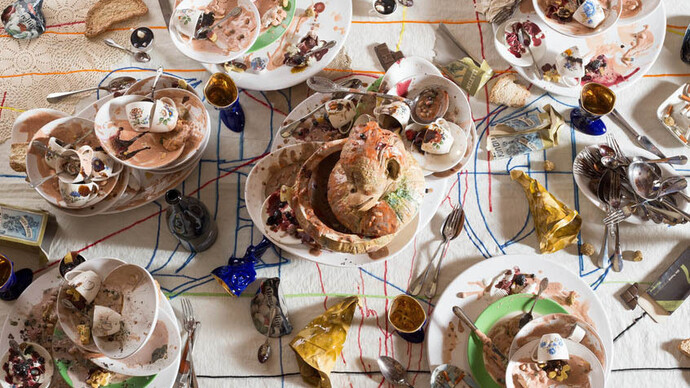Bertozzi & Casoni, “Resistenza 2”, 2017, ceramica policroma, cm. 300 x 124
