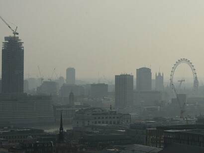 Londres. Nube de humo sobre la ciudad