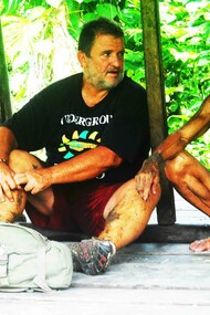 Avec le chef et le chamane de la tribu MENTAWAI, Siberut Island (Sumatra)