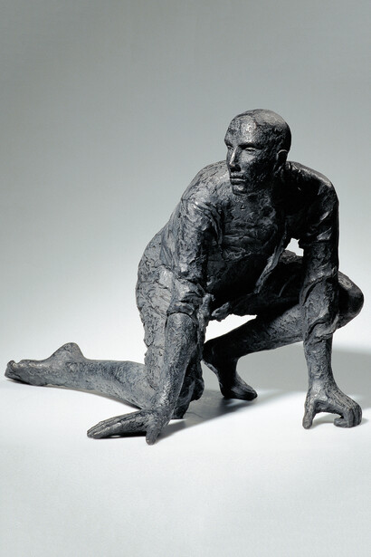 Hanneke Beaumont, Bronze 45. Courtesy of Bowman Sculpture