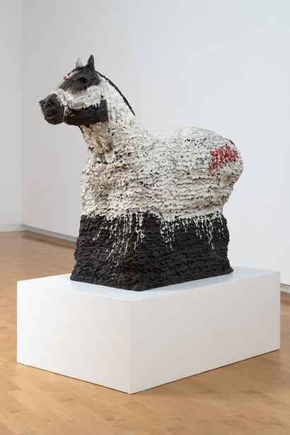 Raven Halfmoon, Donoode’tumah (Stallion), 2022. Courtesy of Ogden Museum of Southern Art 