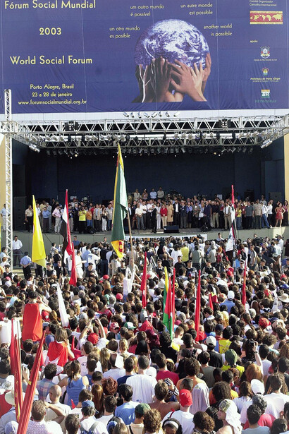 Forum social mondial en 2003, au Mexique. Dans de nombreux cas, les présidents de gauche n'ont pas de majorité parlementaire, ce qui constituera l'obstacle le plus important à une action progressiste décisive © Wikicommons