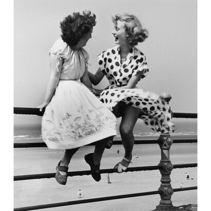 Bert Hardy, Maidens in Waiting, 1951, © the artist, courtesy of Huxley-Parlour Gallery and Osborne Samuel 