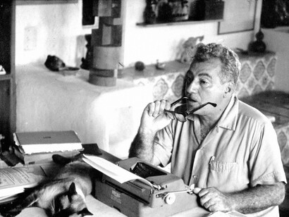 Jorge Amado escrevendo *Dona Flor e os seus dois maridos* 