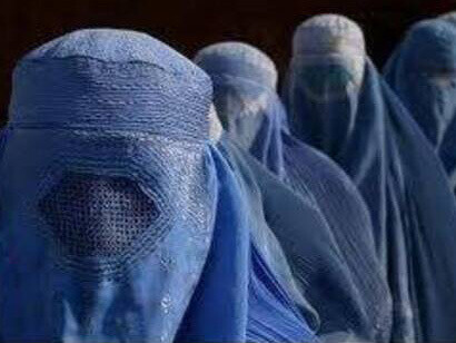 Ni les religions, ni les grands philosophes de l'antiquité, ni les grands penseurs modernes ne sont venus en aide aux femmes en reconnaissant leurs droits égaux à ceux des hommes