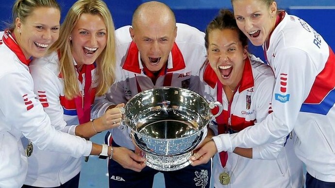 El equipo checo con la copa