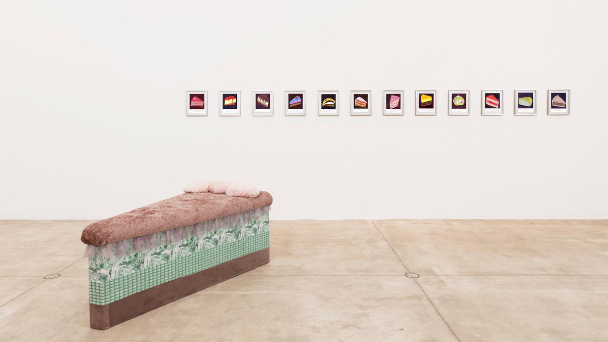 Verschiedene künstler, Sommerausstellung, ausstellungsansicht. Mit freundlicher genehmigung der Galerie Hubert Winter