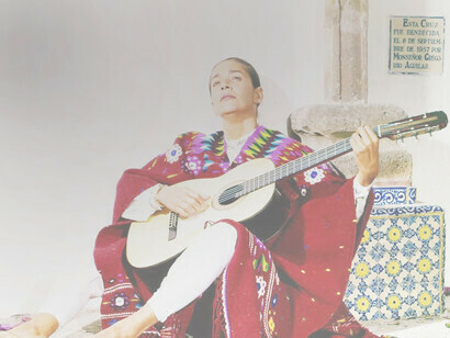 Altre voci femminili si levarono echeggiando tra le Ande
