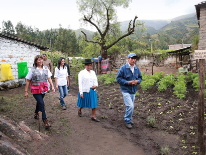 Trabajadores de zonas rurales del programa Chacra Emprendedora – Haku Wiñay en Vinchos, región Ayacucho, Perú
