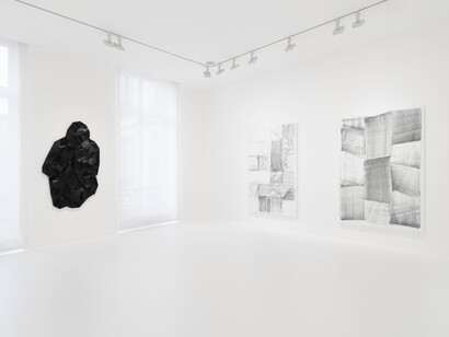 Lee Bae, Attending, exhibition view. Courtesy of Perrotin