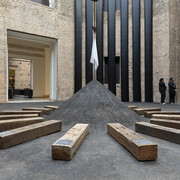 Luana Vitra, Bandiera bianca, vista della mostra. Cortesia della Pinacoteca