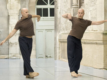 Virgilio Sieni durante una performance