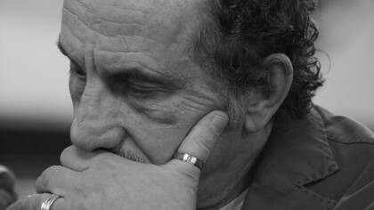 Pino Roveredo è stato uno scrittore e drammaturgo italiano nato a Trieste 