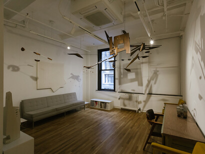 Gravitas, Exhibition view. Courtesy of León Tovar Gallery