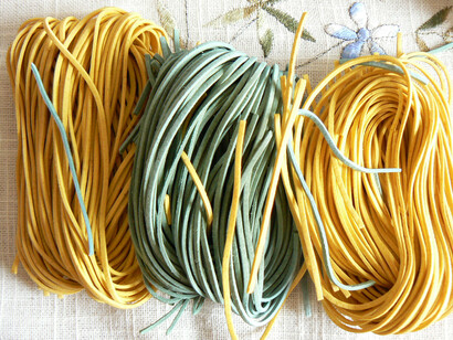 Tagliolini alla curcuma e spirulina