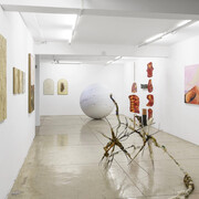 Diversos artistas, Telúricos, vista da exposição. Cortesia da Galeria Nara Roesler