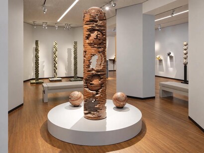 Park Eun Sun and Mario Botta, Sculpture and architecture between East and West, exhibition view. Courtesy of Contini Art Gallery